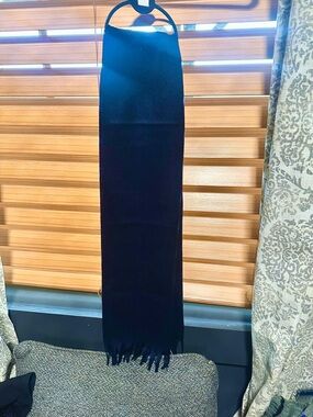 Vintage Pendleton Men's Navy  Fringe Scarf - Classic Winter Accessory